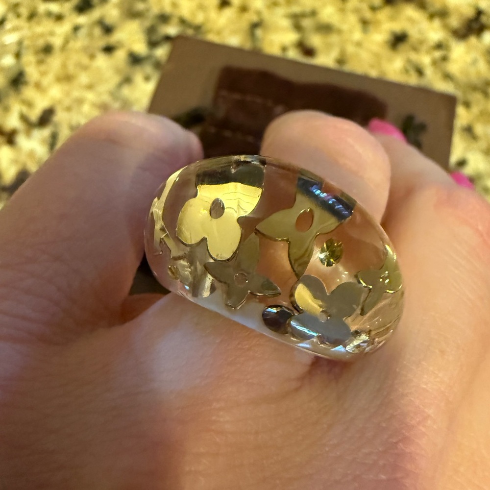 Louis Vuitton Bague Ring With Swarovski Crystals. Comes with dusty and box